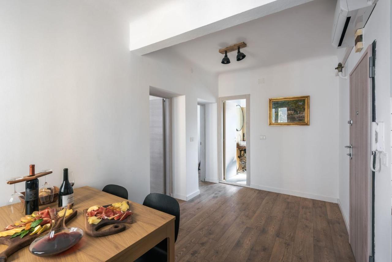 Pula City Apartment With Private Parking Free ภายนอก รูปภาพ
